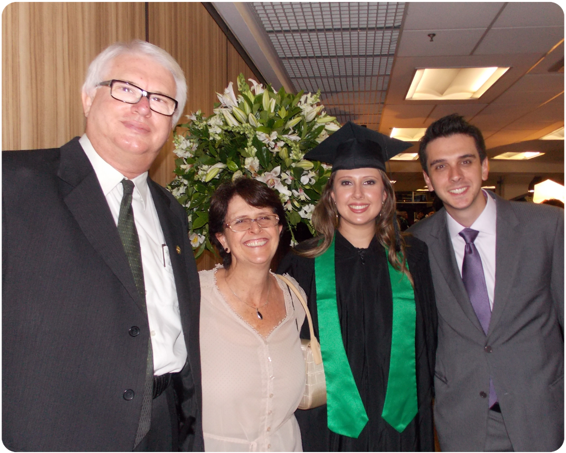 Dra. Heloisa Vianello em sua formatura em Medicina pela Escola Paulista de Medicina da Universidade Federal de São Paulo.